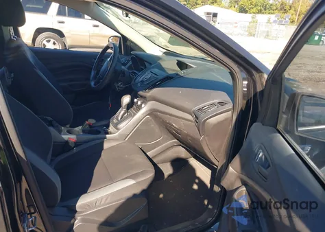 2015 Ford Escape S z USA, uszkodzony, nr VIN 1FMCU0F70FUB10193